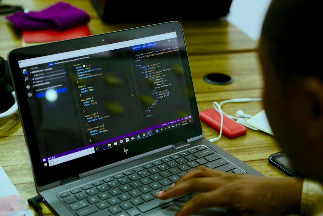 children learning programming